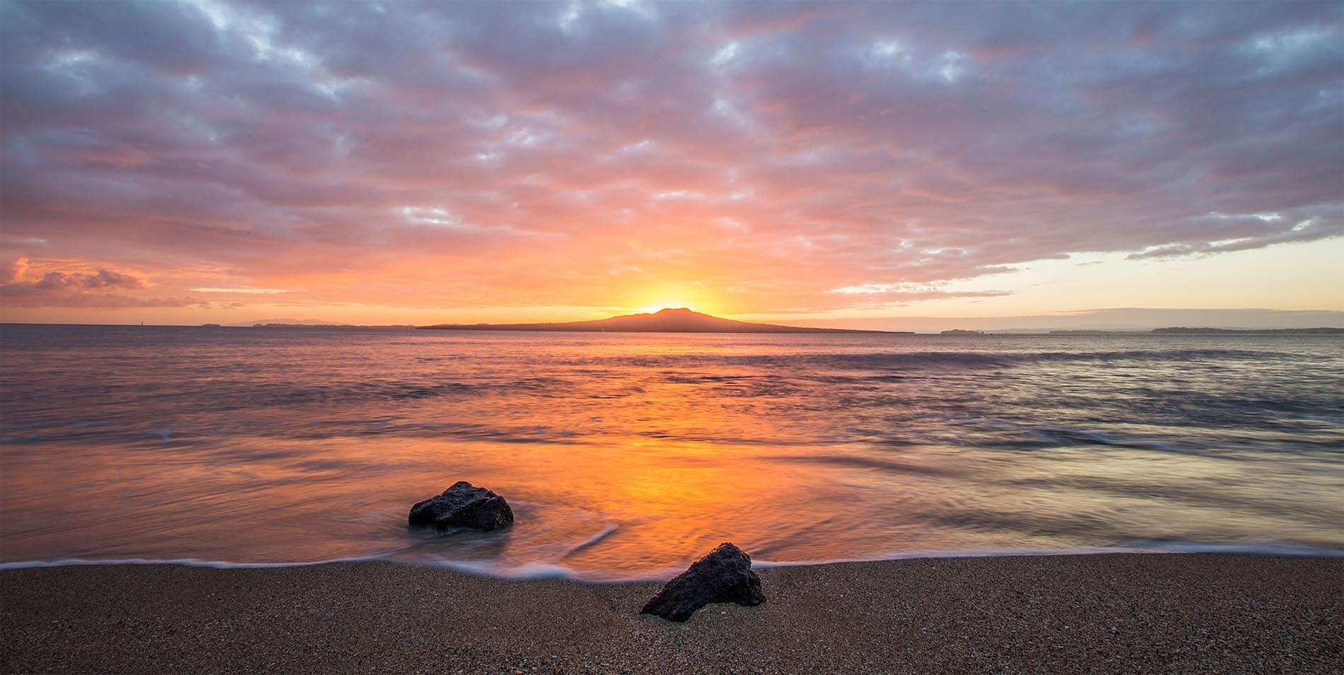 The Spencer Hotel, Takapuna Hotel, Special Offers header slideshow Rangitoto image rs